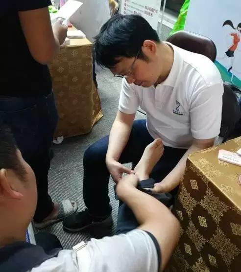 脚崴特别疼,崴脚巨痛