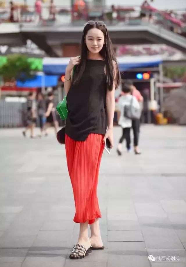 偶遇美女西安,偶遇红衣美少女