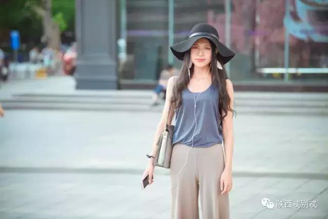 偶遇美女西安,偶遇红衣美少女