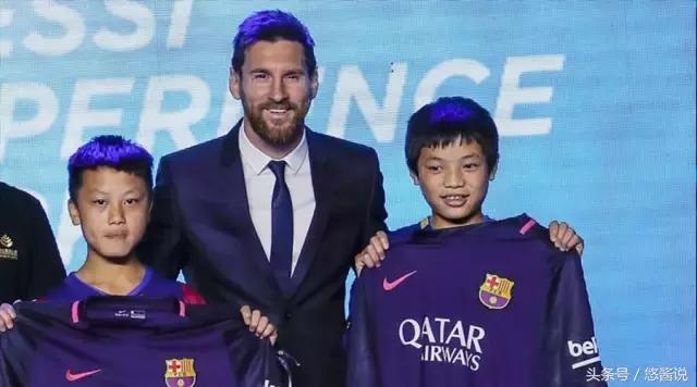 与梅西在VR中对战会动的照片一秒让你脱离麻瓜世界