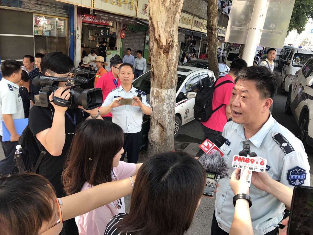 十三年爱心助考896用爱点亮江城