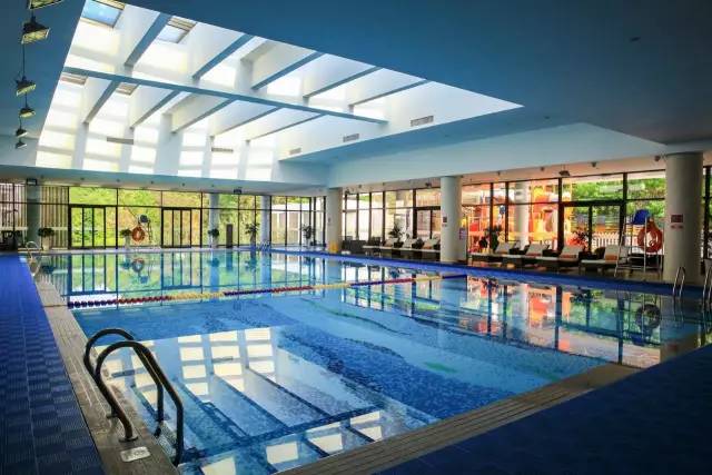 初夏阳光下太平湖沐心酒店风景,太平湖旅游攻略酒店