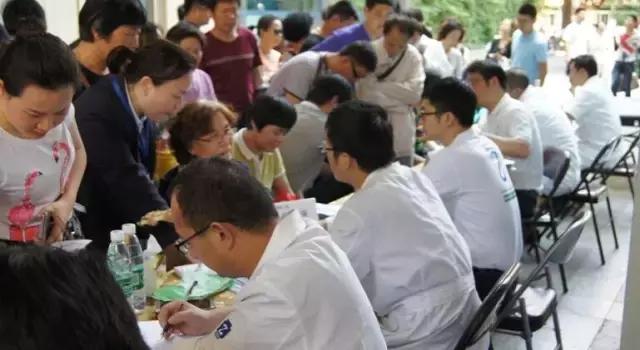 脚崴特别疼,崴脚巨痛