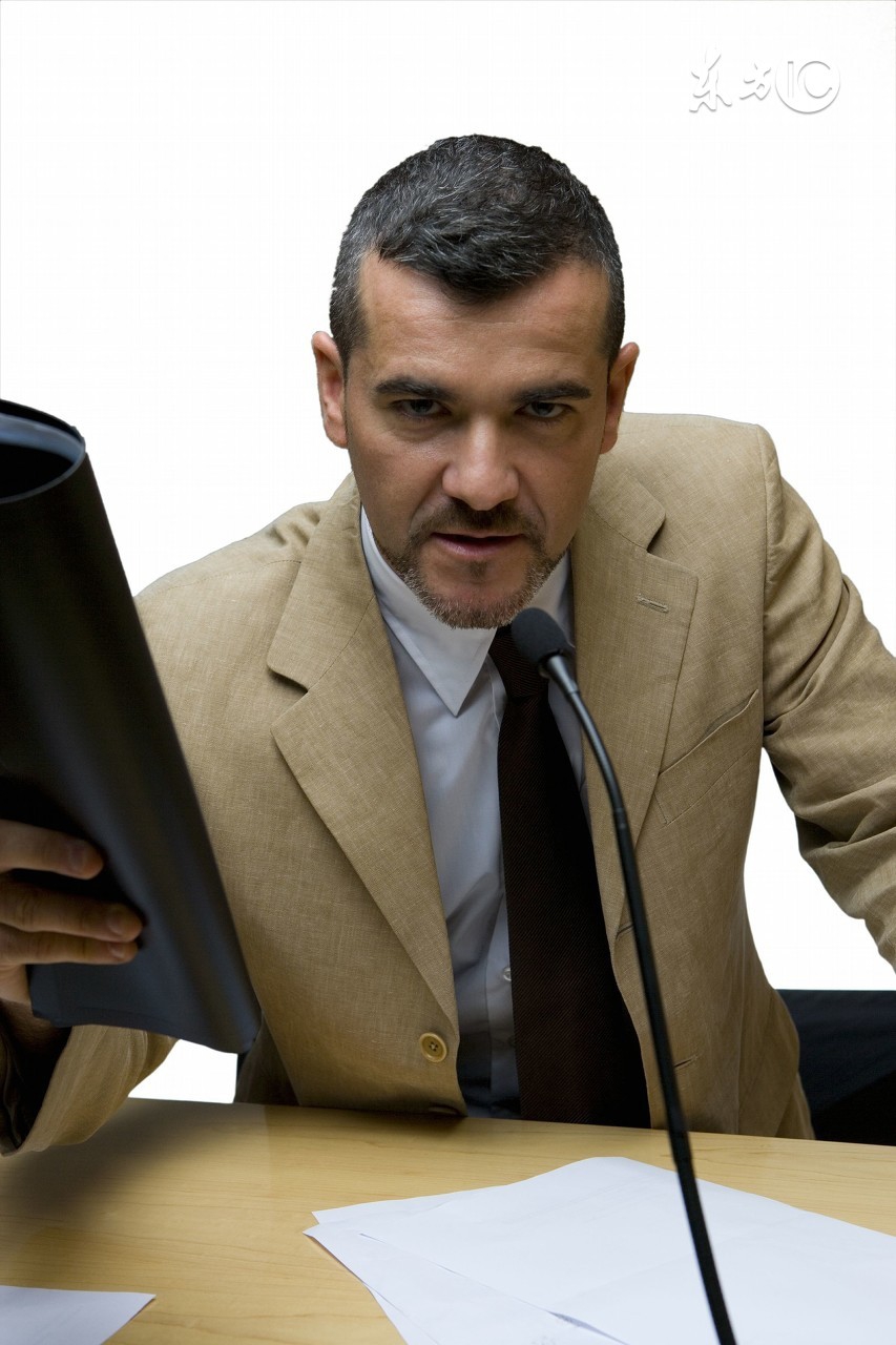 公司里担任监事有什么风险,公司高管担任公司法人有什么风险