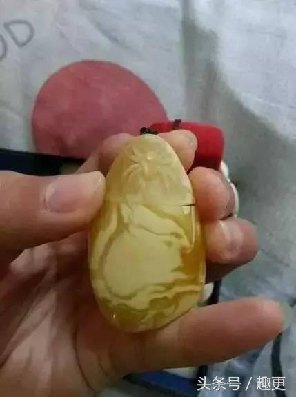 蜜蜡摔断,蜜蜡摔成两半怎么修复深圳