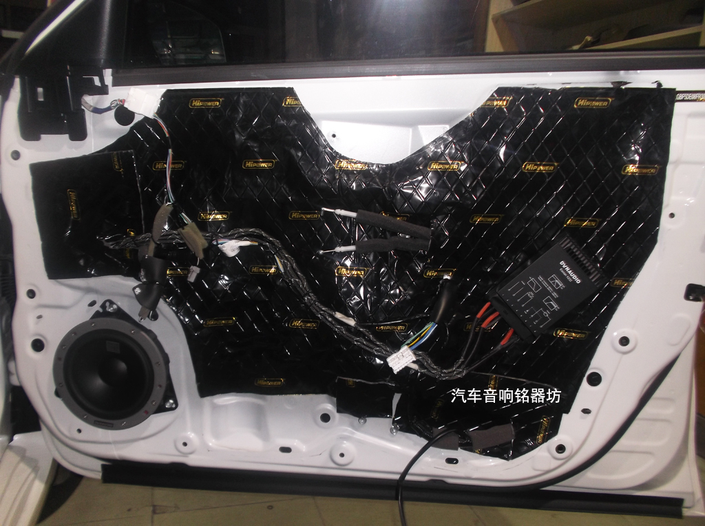 广州天籁丹拿汽车音响改装,日产天籁汽车音响改装推荐