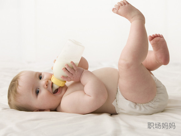 宝宝缺钙枕秃的表现与症状,枕秃是每个宝宝都有么