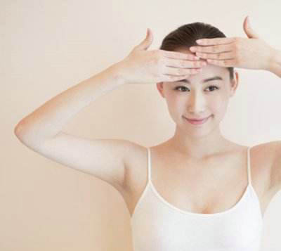 如何有效消除引人注目的抬头纹,抬头纹太重了怎么挽救淡化抬头纹