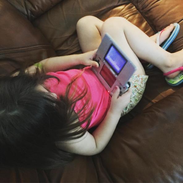 啊！我的女儿啊，请拿起我尘封多年的宝剑，去世界冒险吧！