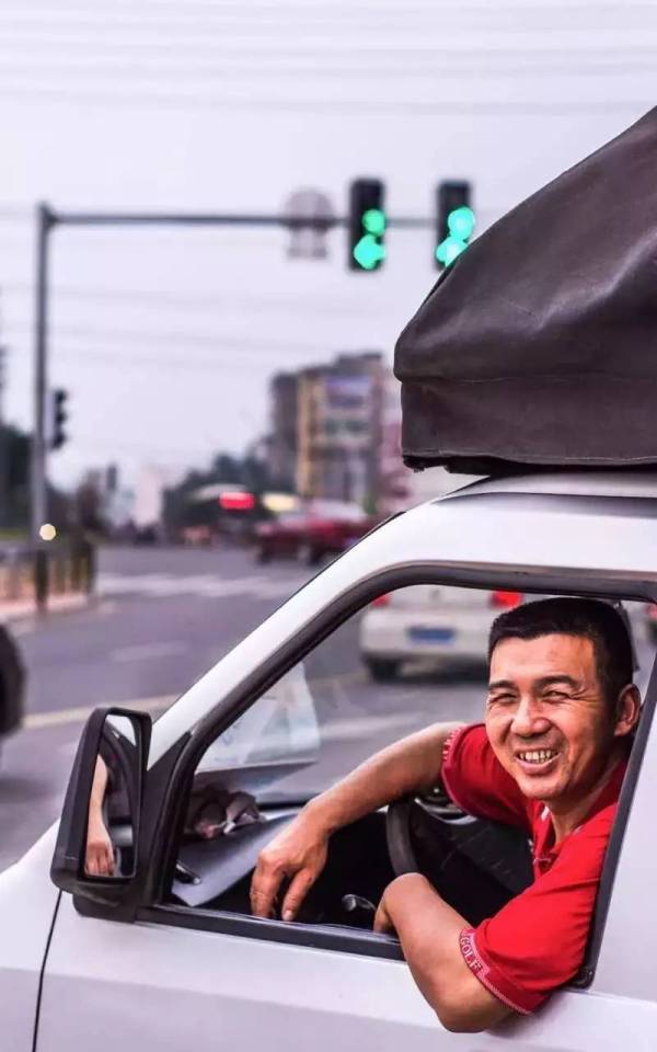 摄影大师的黑白街头摄影作品,30张街头摄影精选