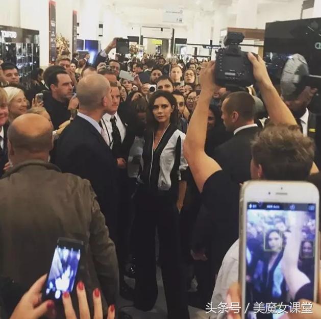 雅诗兰黛勾搭贝嫂，联名推出的限量高定彩妆终于进中国了！