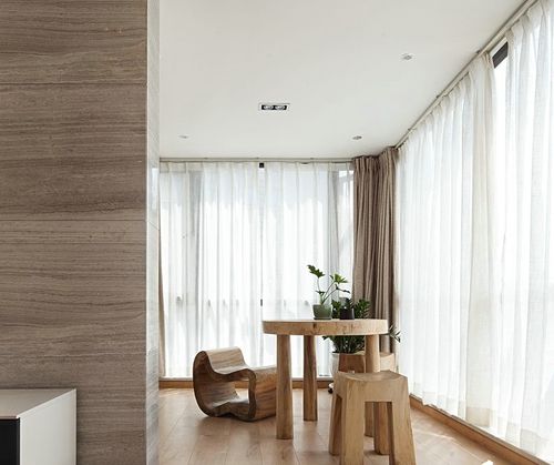 卧室的飘窗简约不简单，无锡百乐和园大三居装修实例效果图