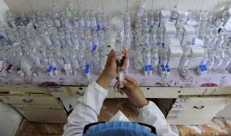 村医：我宁可穷死，也不做这种「神医」