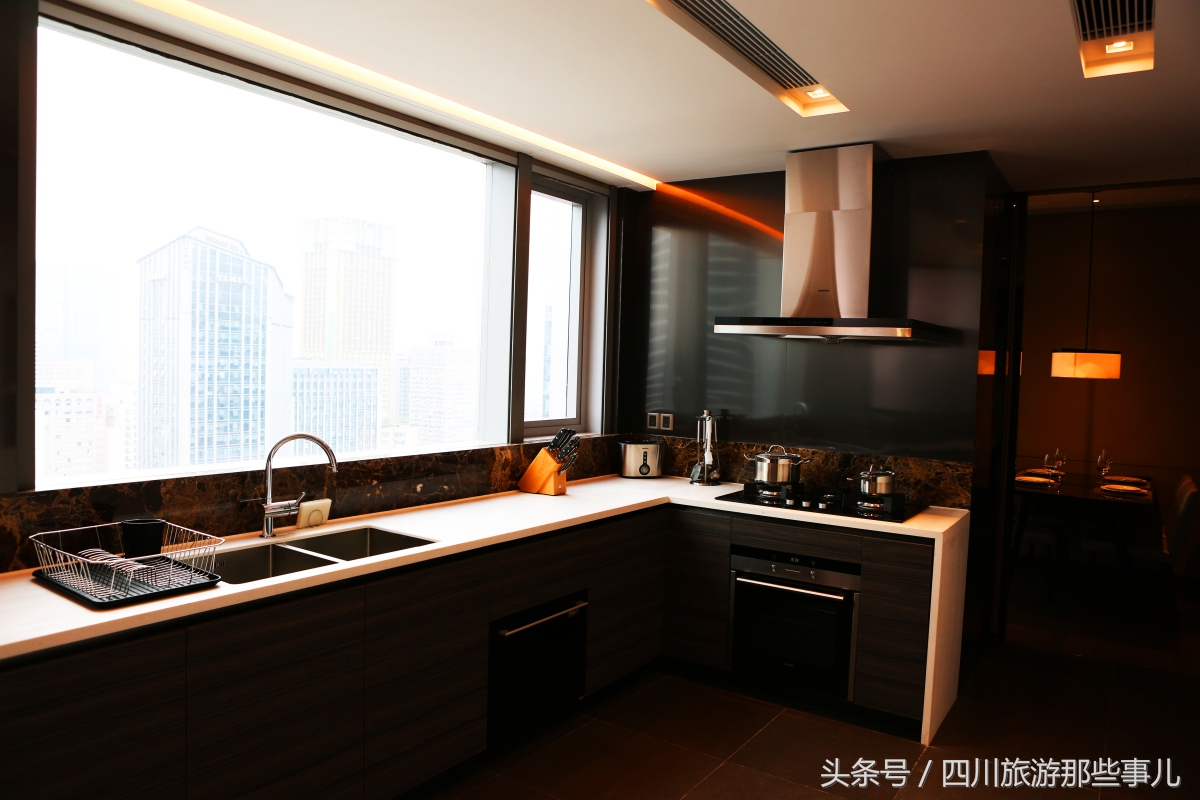 和领事、CEO做邻居，揭秘这家成都最贵的服务式公寓