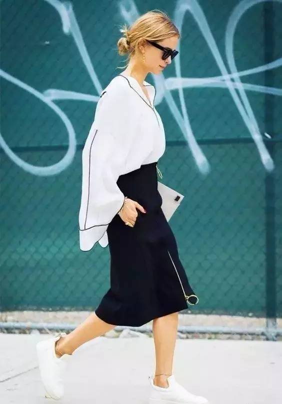 衣服塞裤子里怎么塞好看,塞衣服方法简单又好看