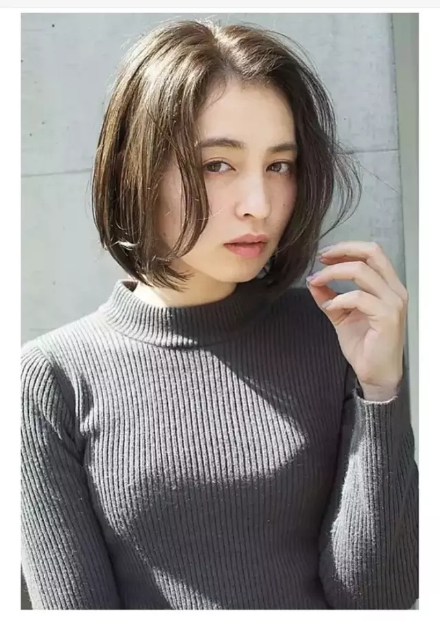 发际线低的女生适合什么发型,45岁女人发际线低适合什么发型