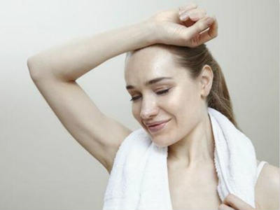 夏天出汗多汗味大怎么解决,夏天出汗多体味重怎么调理