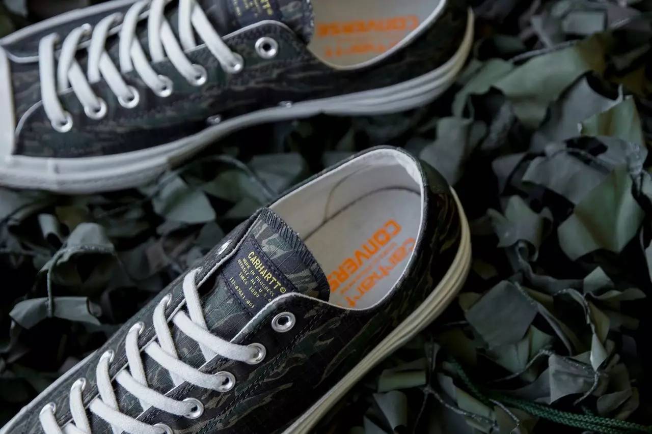 “看到这4双联名球鞋，就知道贫穷没有抛弃我”