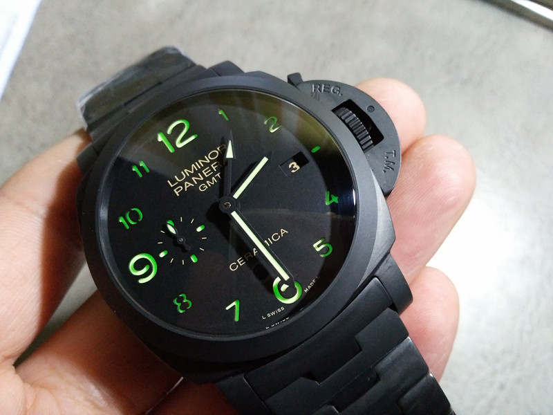 “午夜幽灵”沛纳海PAM00438，全系列唯一表壳表带全陶瓷