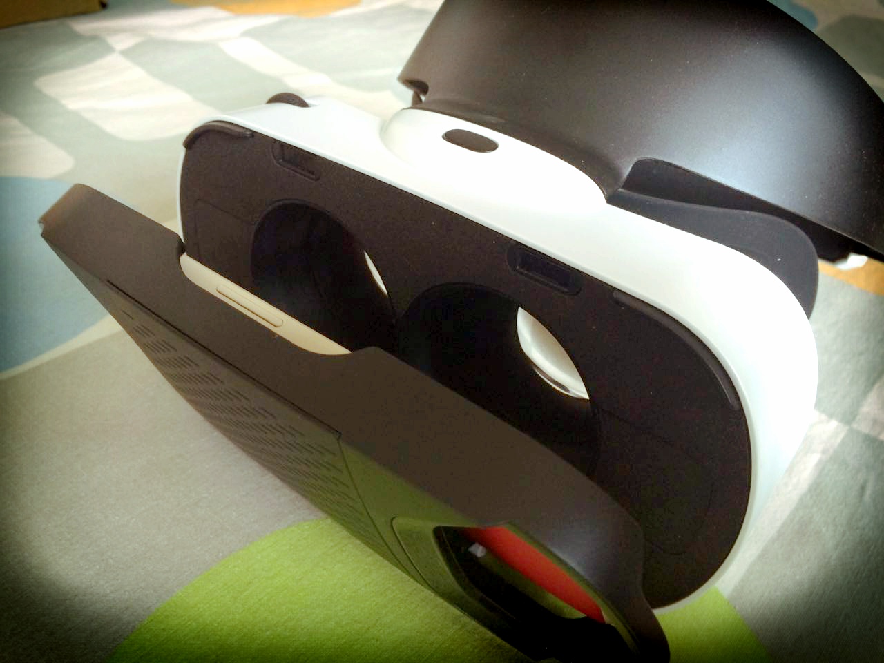 暴风魔镜4代和vr哪个舒服,暴风魔镜vr最后一款