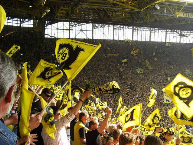 足球比赛成手机大战哪一家的BUFF最有力？