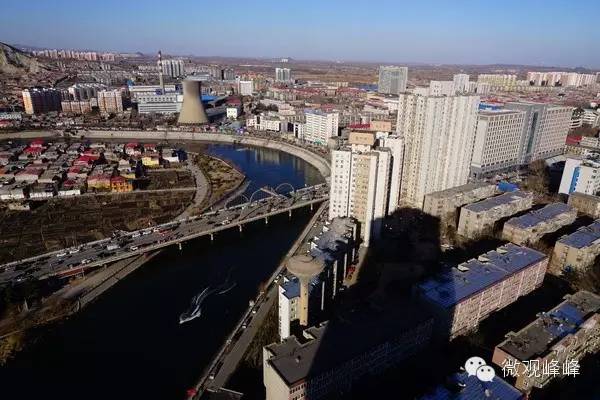 只有站得高才能望见远处的风景,鸟瞰峰峰