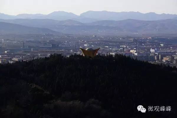只有站得高才能望见远处的风景,鸟瞰峰峰