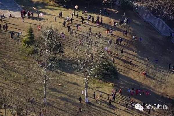 只有站得高才能望见远处的风景,鸟瞰峰峰