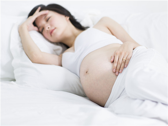双胞胎孕妇如何侧卧,怀孕双胞胎和单胎的睡姿会一样吗