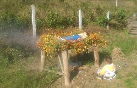 为重症贫血的女儿他自创火烤疗法还无师自通的学了《本草纲目》