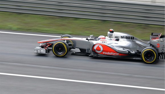 F1·一台能参赛的F1赛车需要花费多少钱？