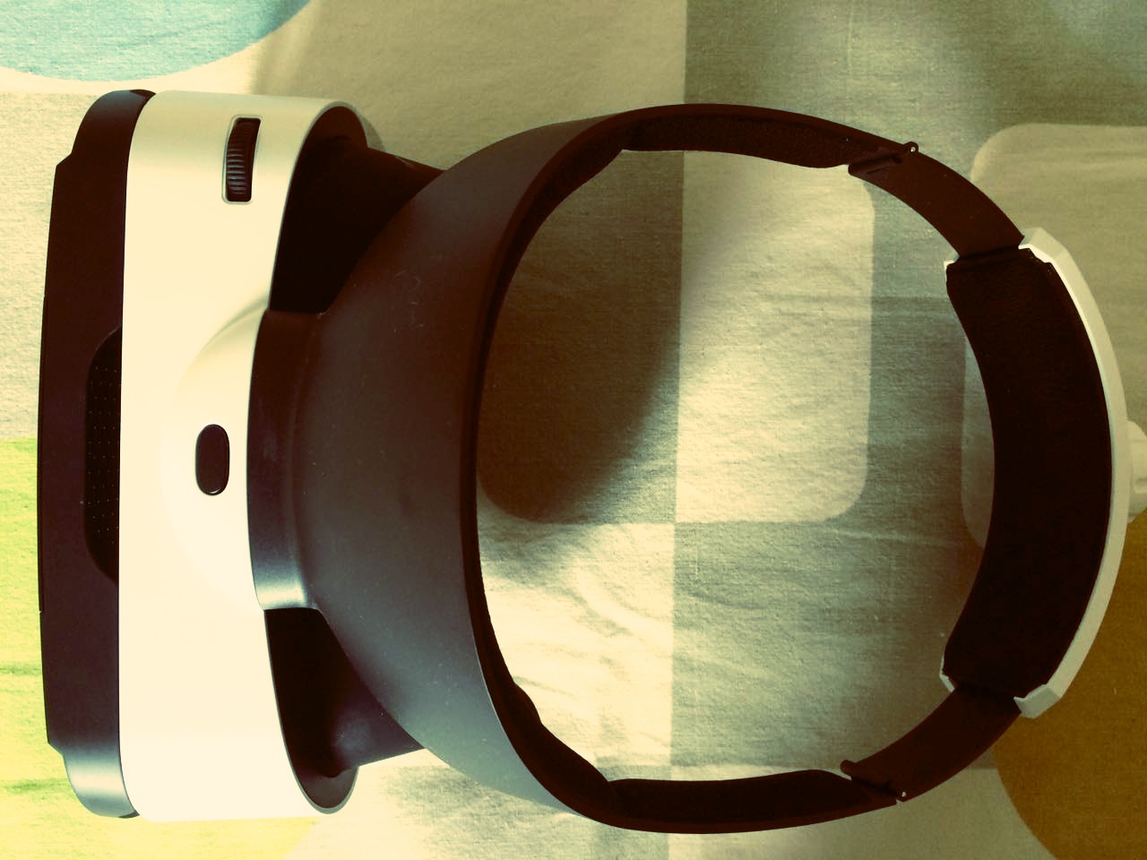 暴风魔镜4代和vr哪个舒服,暴风魔镜vr最后一款