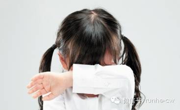 4岁女童*体下**流血竟取出这东西，隐情的背后让父母懊悔不已