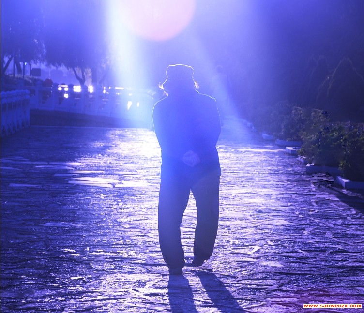 用心聆听唱给母亲的歌,不同的年代过年听什么歌曲