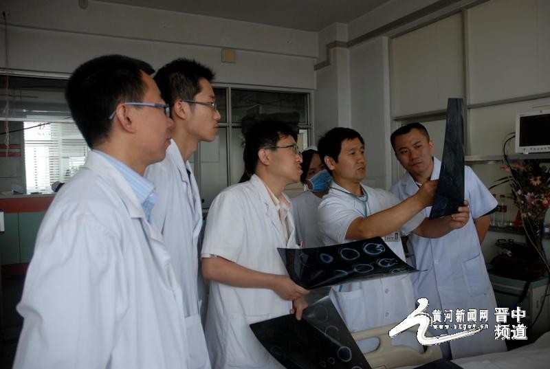 生死一线抢救视频,特重型颅脑损伤