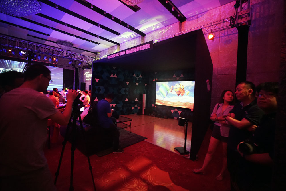 奥图码和爱普生4k投影仪哪个好,奥图码全高清家用投影机评测