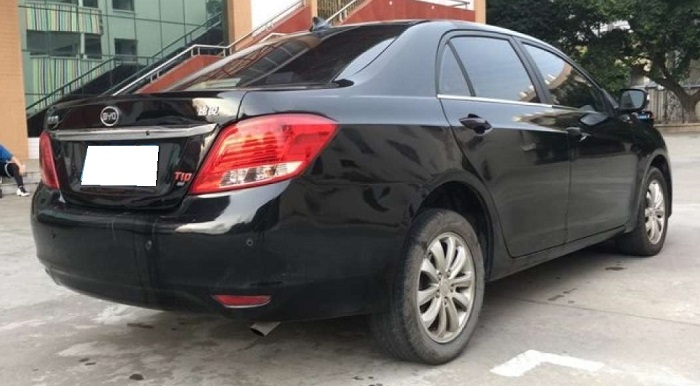 最新款汽车倒车入库,指导价4万的车多少钱可以开回家