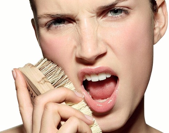 一篇没有噱头不抓眼球但缺切实有用的抗痘护理文章，给有需要的你