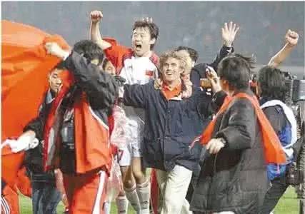 原创｜长沙为国足立“福地碑”，前国足主帅说现在球员只想钱！