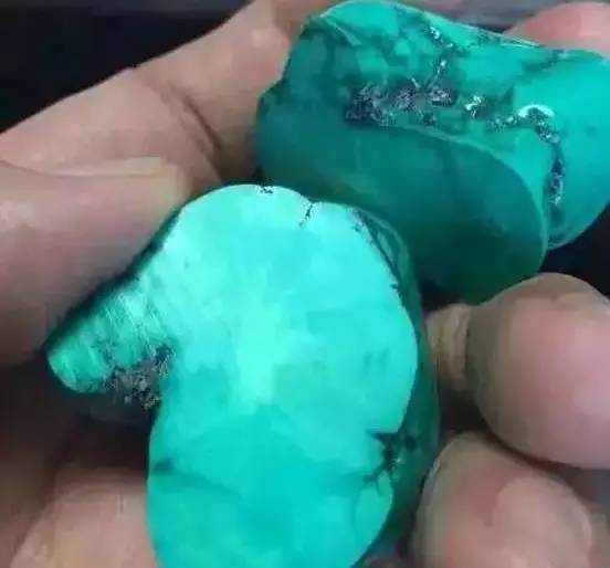 亲，别在你的朋友圈乱晒了，小心晒了假绿松