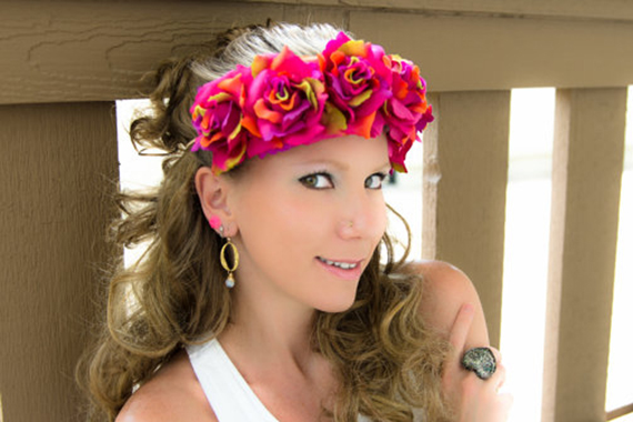 塑料仿真花头饰批发,花环头饰批发工厂哪里有