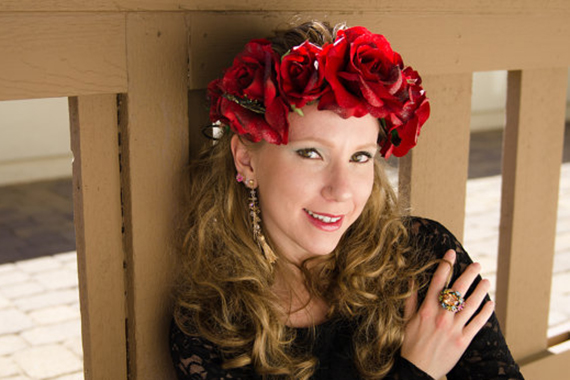 塑料仿真花头饰批发,花环头饰批发工厂哪里有