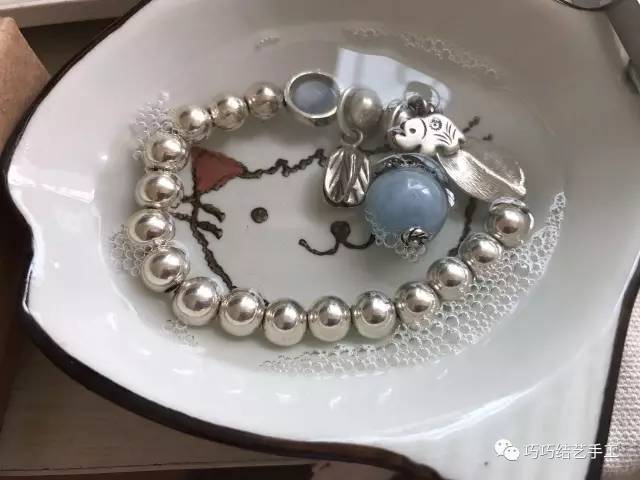 如何用洗银水清洗金银饰品