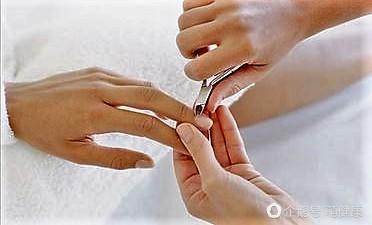 女生手有倒刺化脓,十岁女孩手上长满倒刺