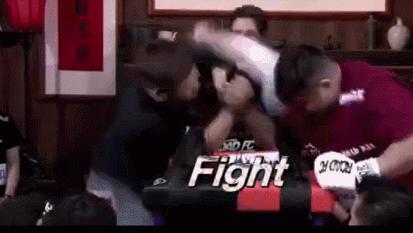 敖日格乐被偷袭,敖日格乐被踢后的新赛事