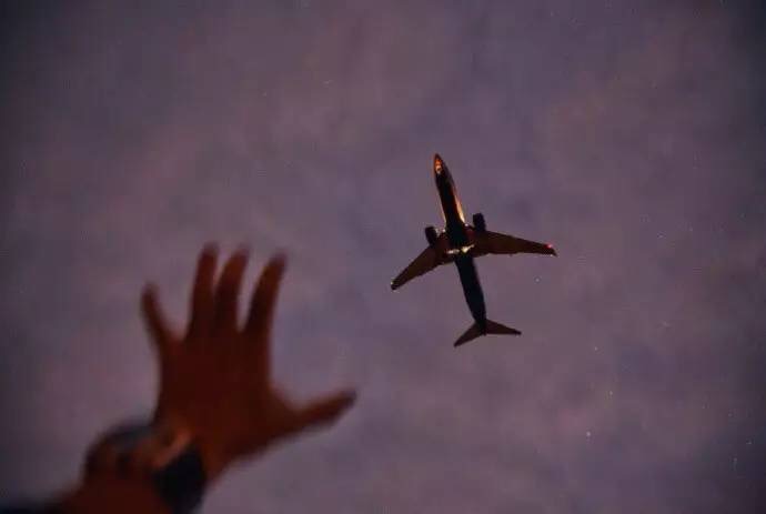 自己爱的人不理自己怎么办,对不爱自己的女人要怎么办