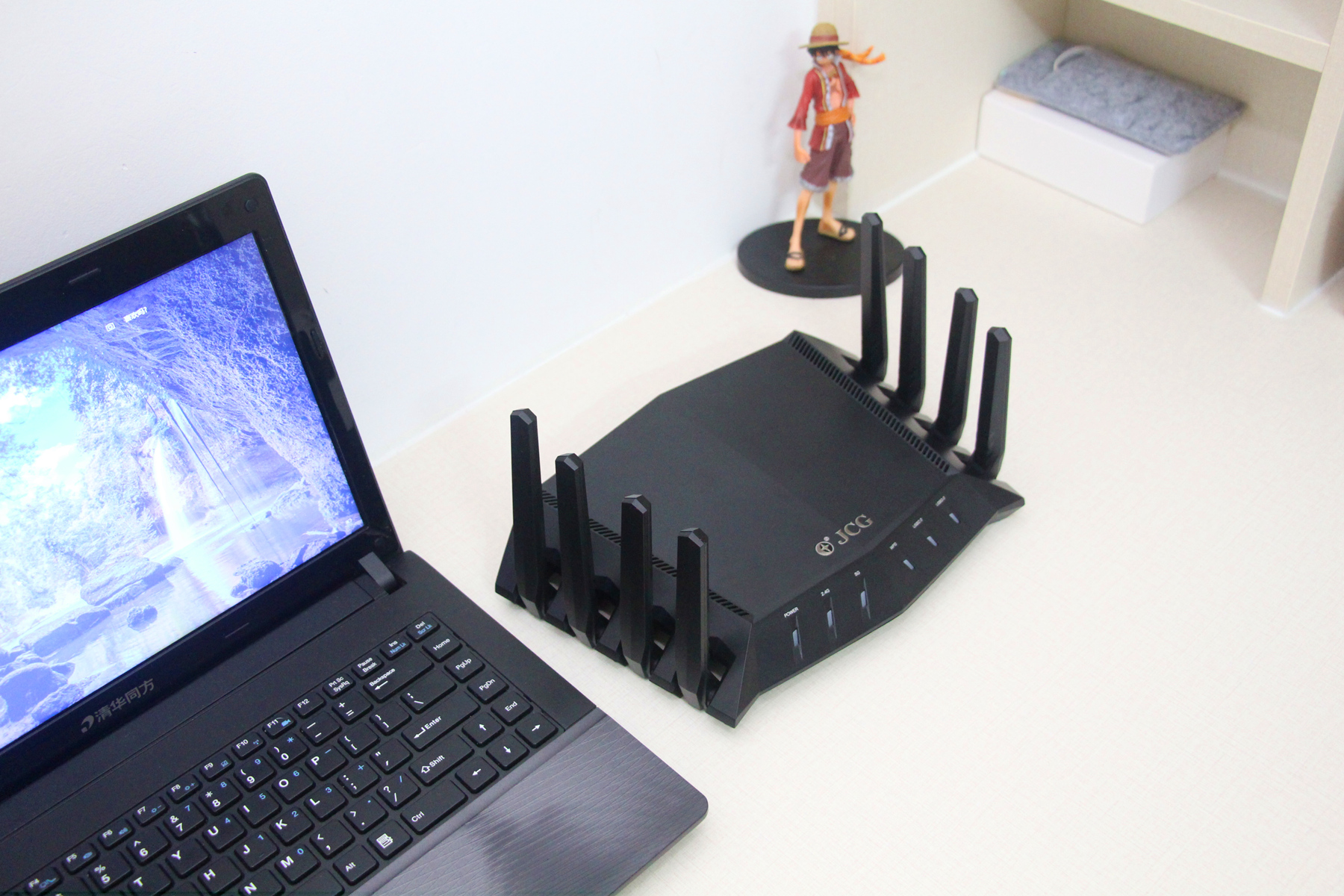 8根低损耗高增益天线，超强信号，游戏玩家必备装备--金刚狼体验