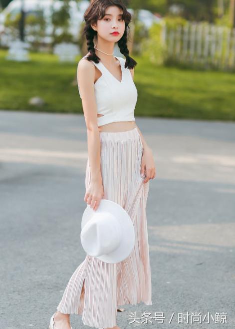 显瘦阔脚裤穿搭,阔脚肥裤怎么搭上衣