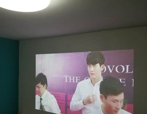 微鲸1200流明投影仪,微鲸微型投影仪推荐