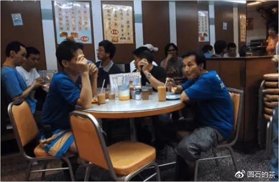 怎么让廉价的奶茶变得受欢迎,现在的奶茶为什么花样多